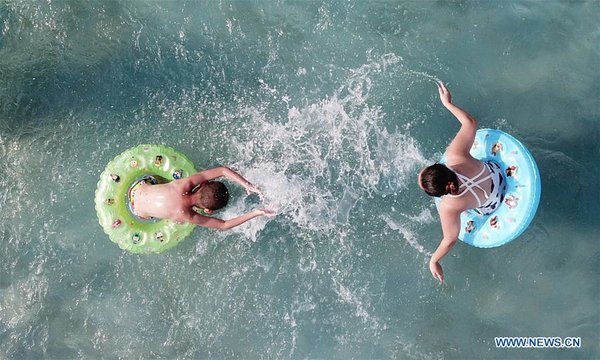 小巷深处的特色小店探秘，最新Older Woman Fun体验分享