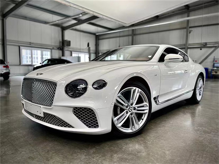 宾利最新超跑，科技与艺术的极致交融