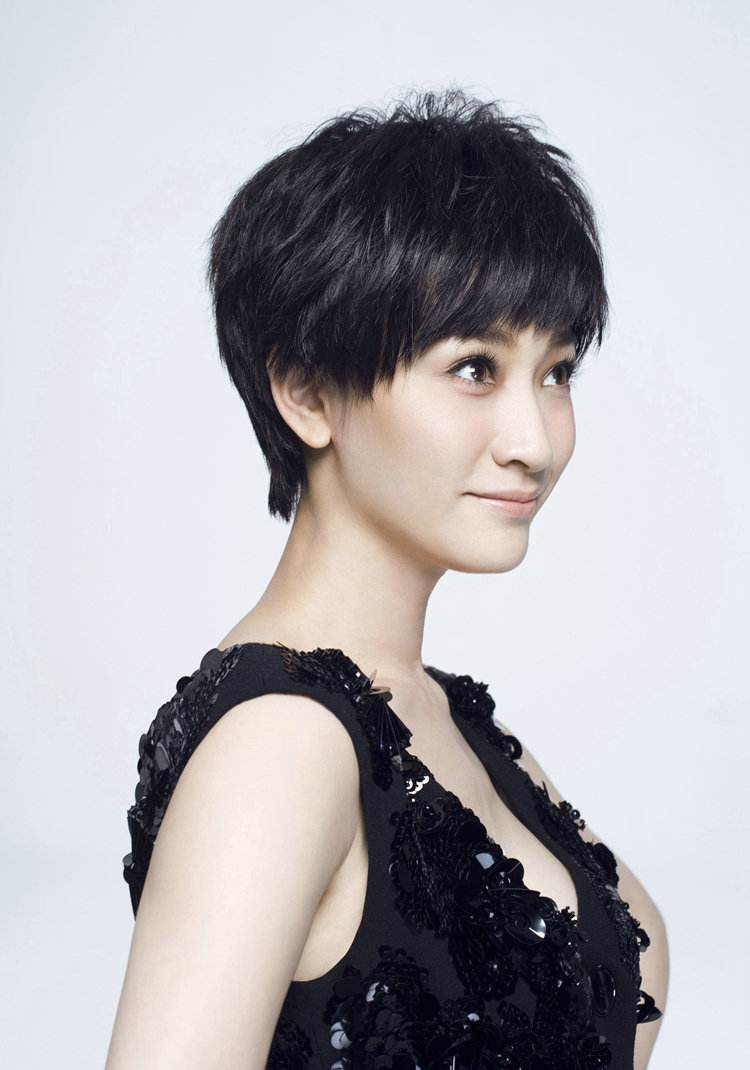 最新女星前卫短发发型2024,科技重塑魅力,引领风尚潮流