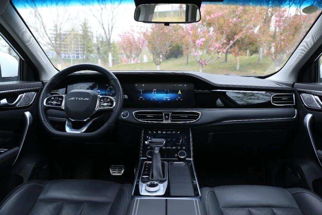 吉利最新7座SUV，时代标杆，汽车领域的崭新里程碑