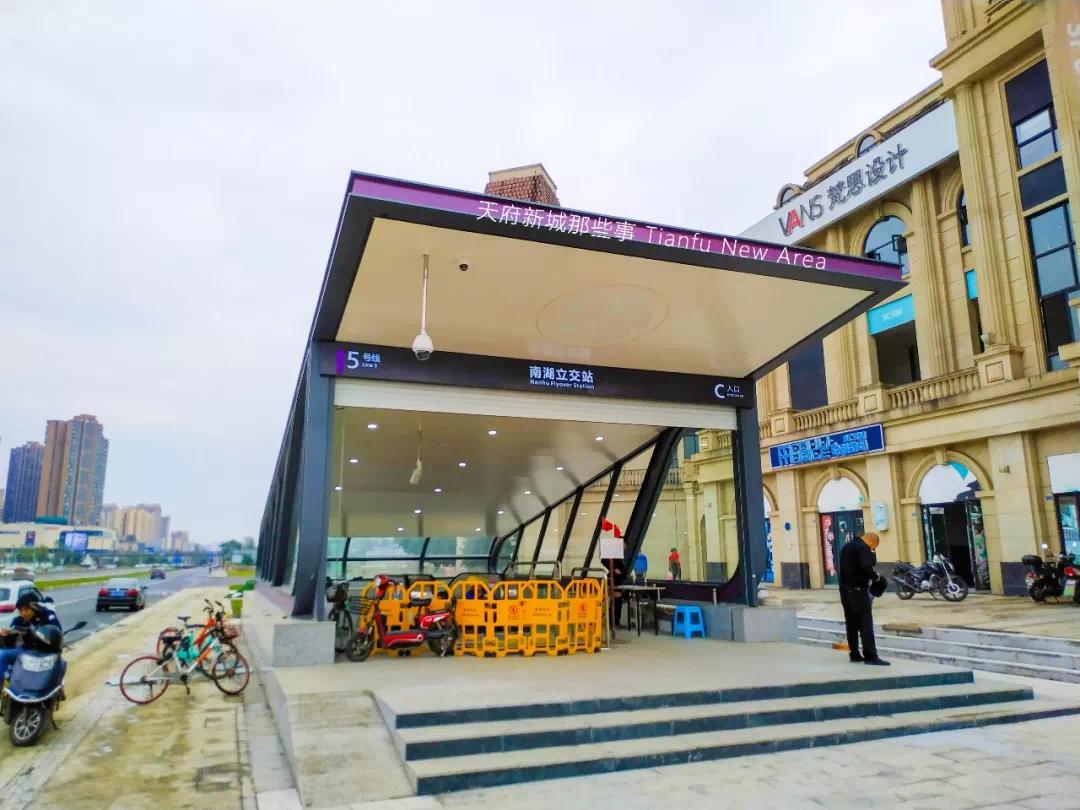 左岸上城最新动态，变化中的力量与自信成就感的探索