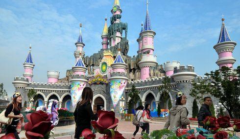 方特最新活动揭秘，小巷中的特色小店，惊喜探索之旅