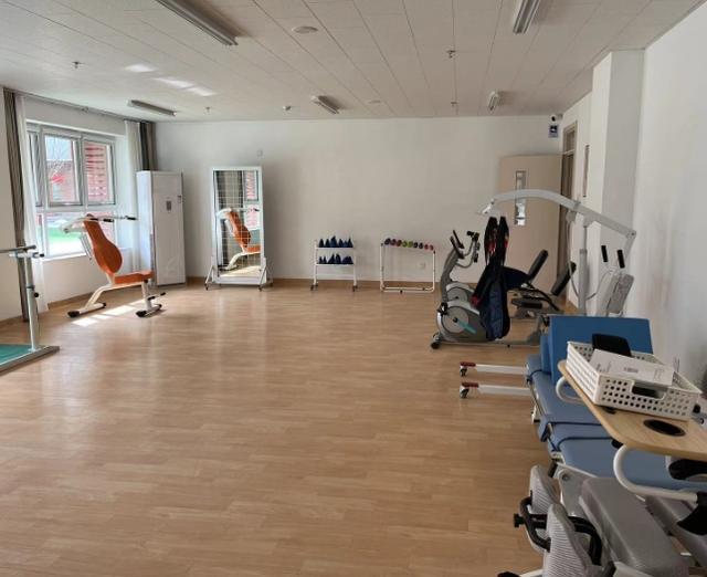 科技重塑养老生活,最新敬老院的关爱与无处不在的爱