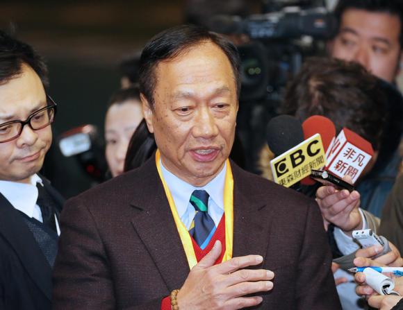 鸿海科技引领未来革新生活体验，最新报道揭秘巨头动态