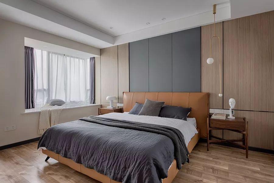 最新硬包造型，小巷深处的独特时尚探索