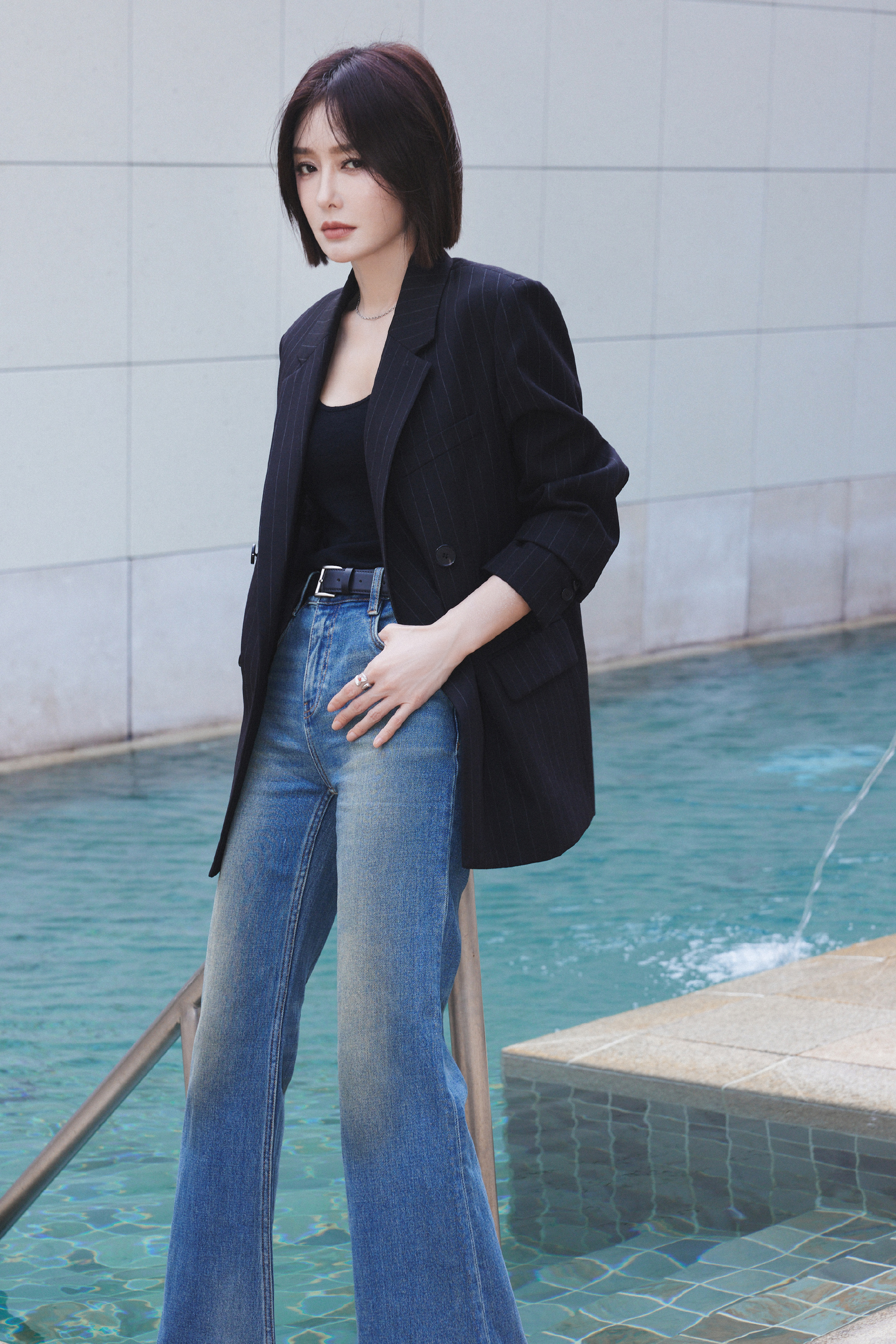 秦岚综艺最新探索自然美景的治愈之旅回顾