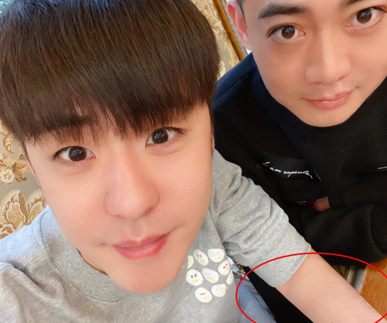 张云雷最新照片，科技魅力与时尚潮流的融合展现