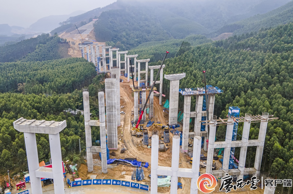 江贺高速建设新动态,科技引领,连接新时代的驰骋之路