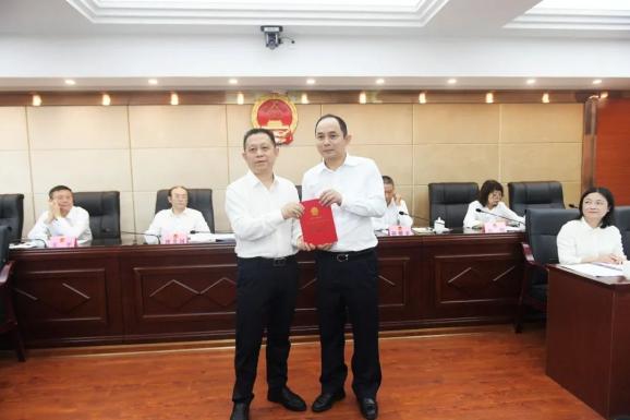 南充市干部任免信息背后的温情故事