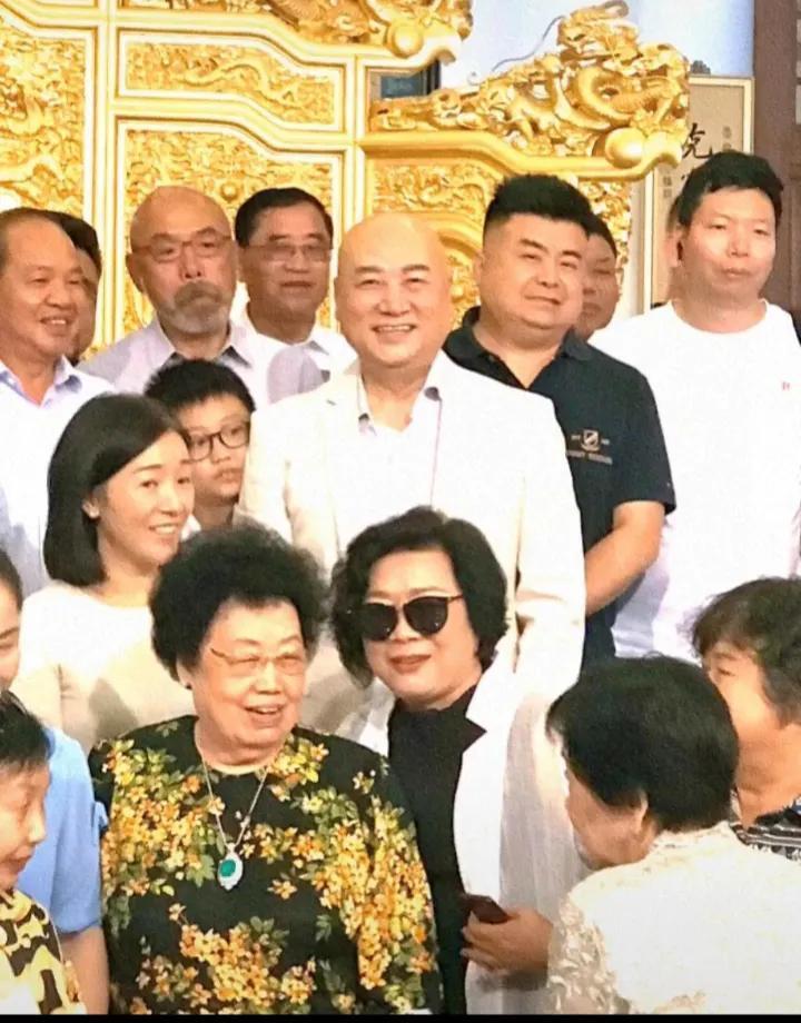 中国新任首富解析与观点阐述,背后的故事与启示