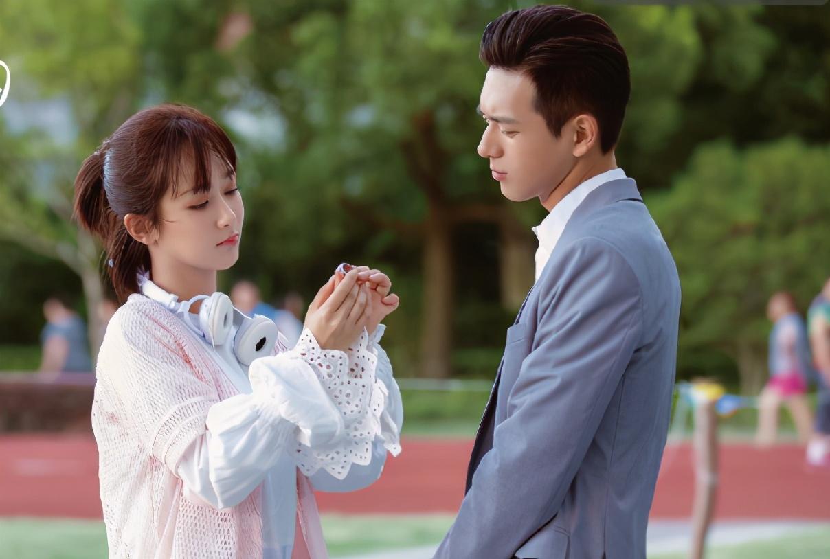 演员王子璇引领科技之旅,智能生活新体验