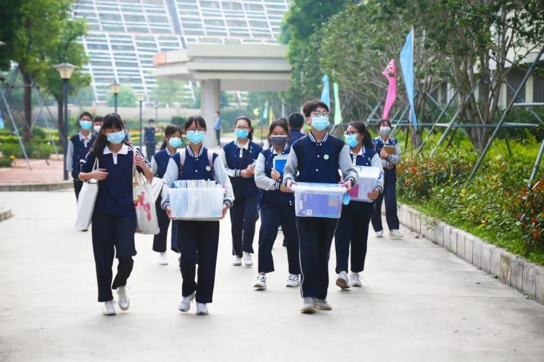 最新房产证背后的温馨故事揭秘