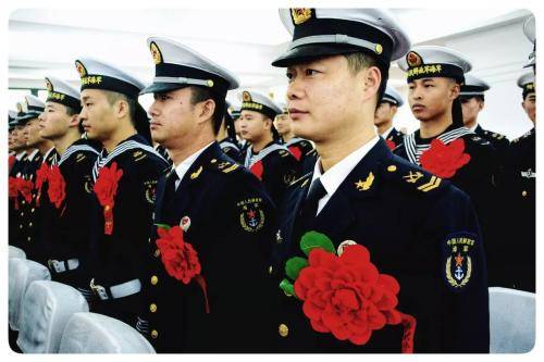 士官转业政策最新解读,探寻小巷特色风味与转业新机遇