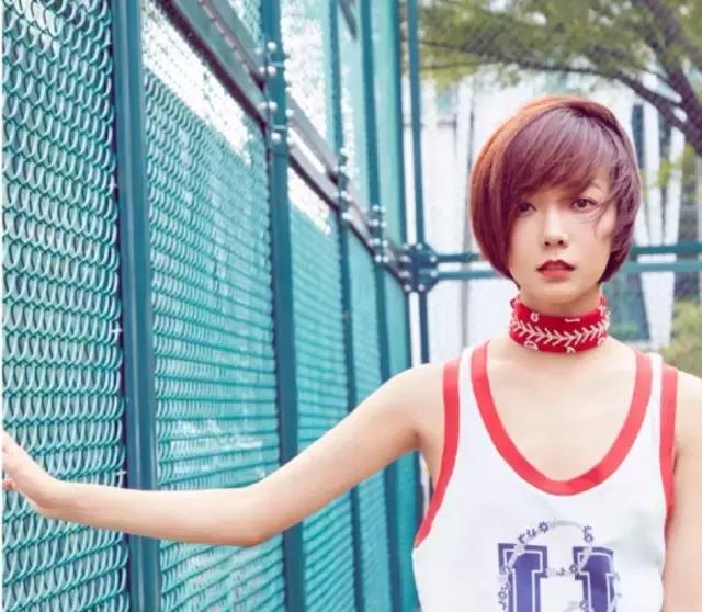 明星背后的尴尬时刻,光环下的真实瞬间