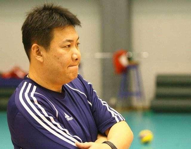 江苏女排主教练蔡斌的最新动态更新