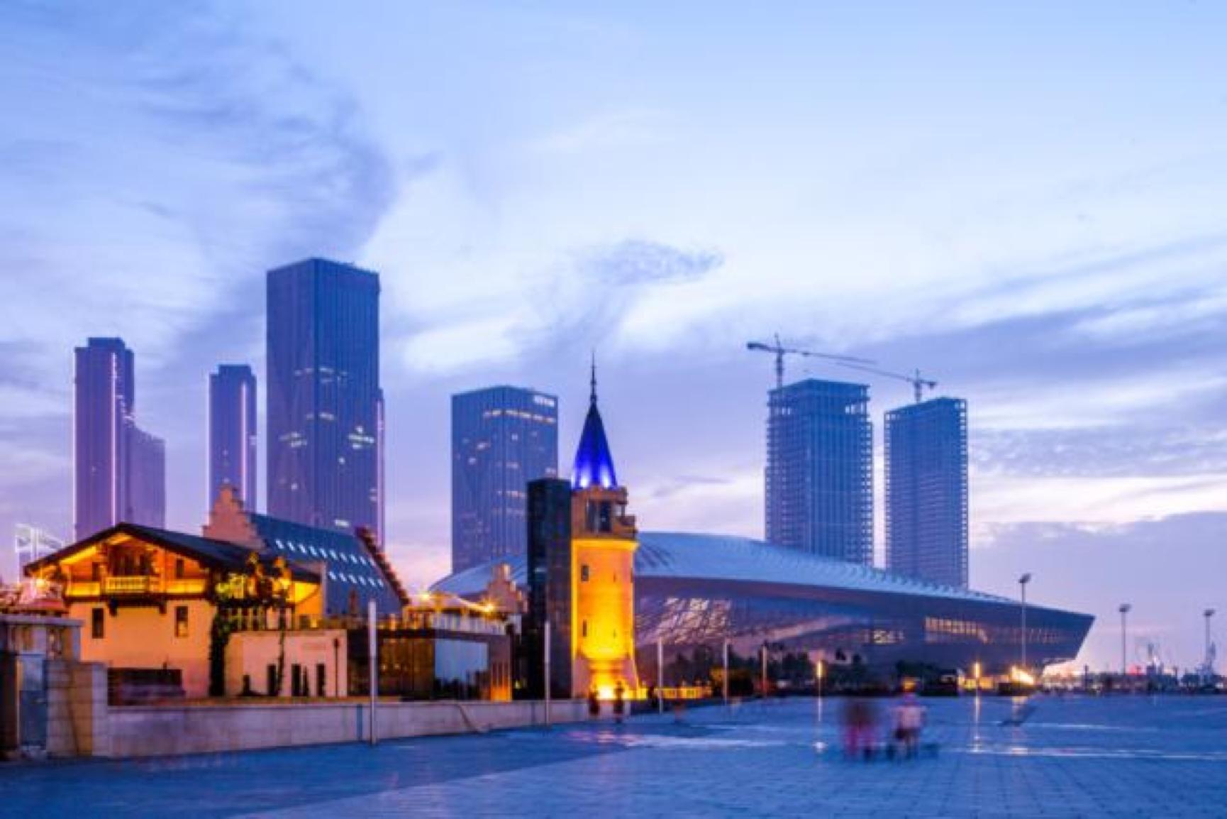 大连东港,时代变迁的见证者