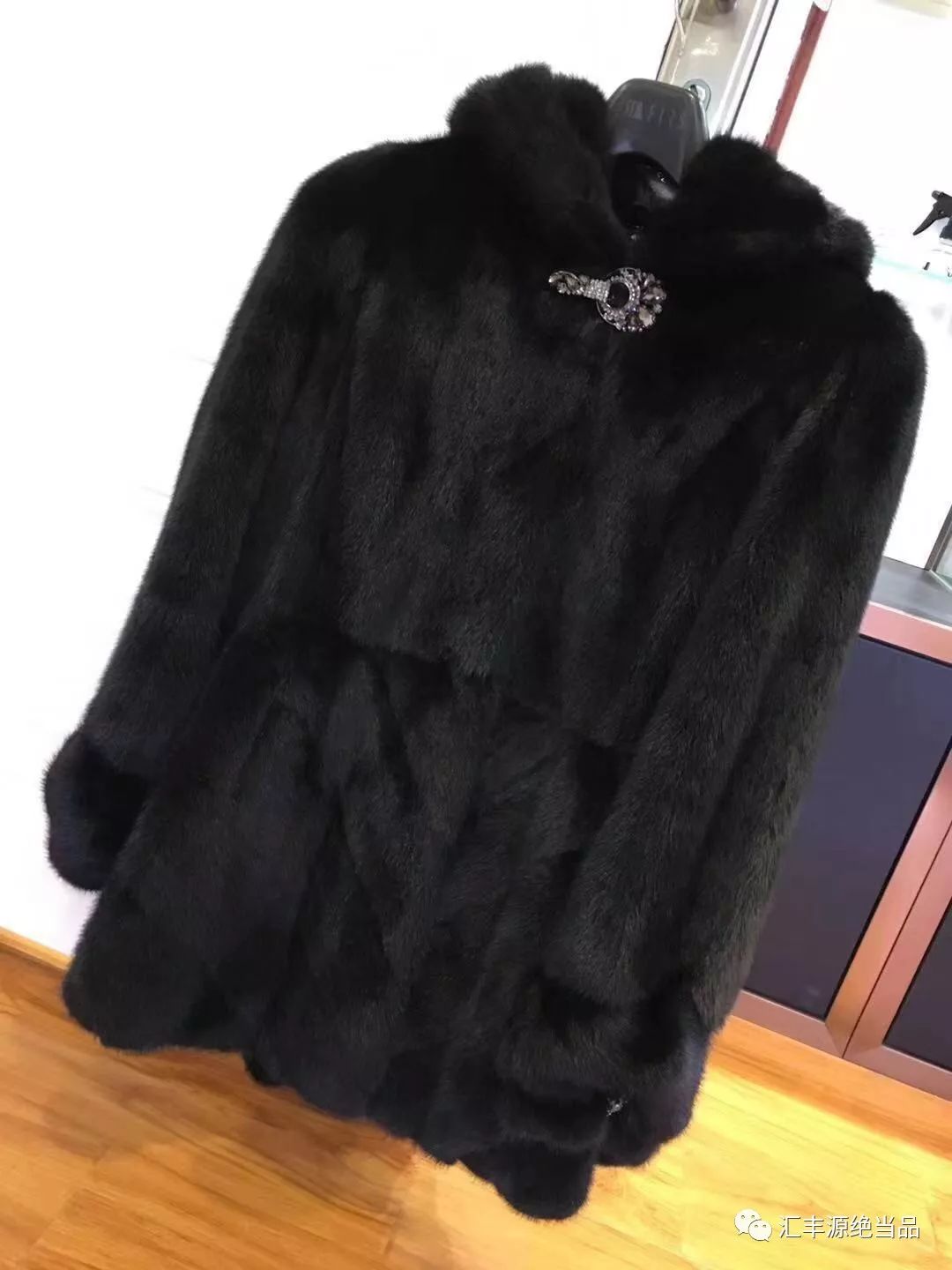 水貂皮最新价格动态,时尚界的璀璨新星闪耀登场