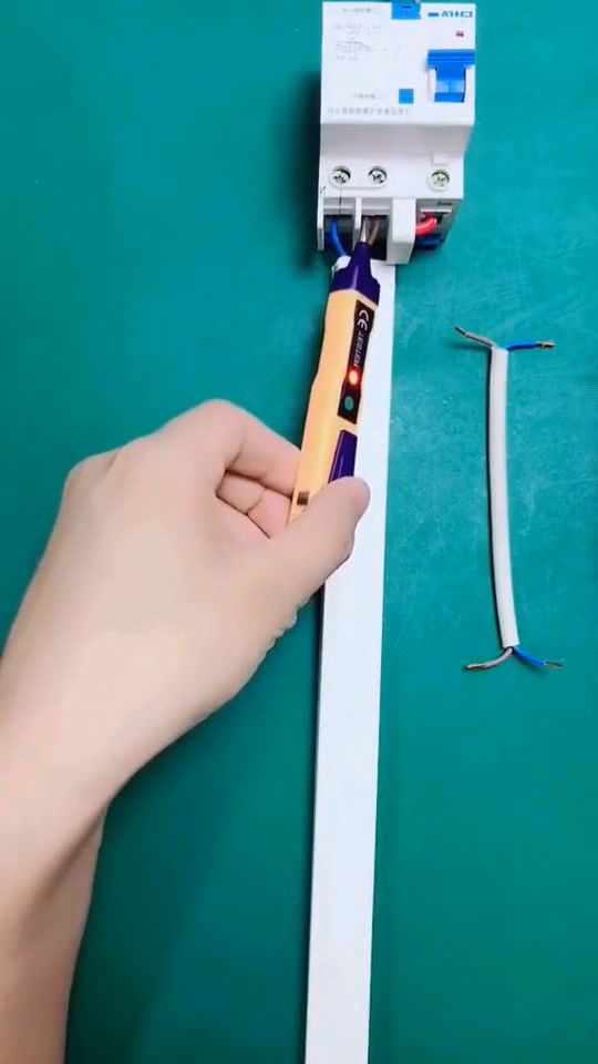 最新款多功能电笔,科技赋予电工工具全新生命力,引领行业创新风潮