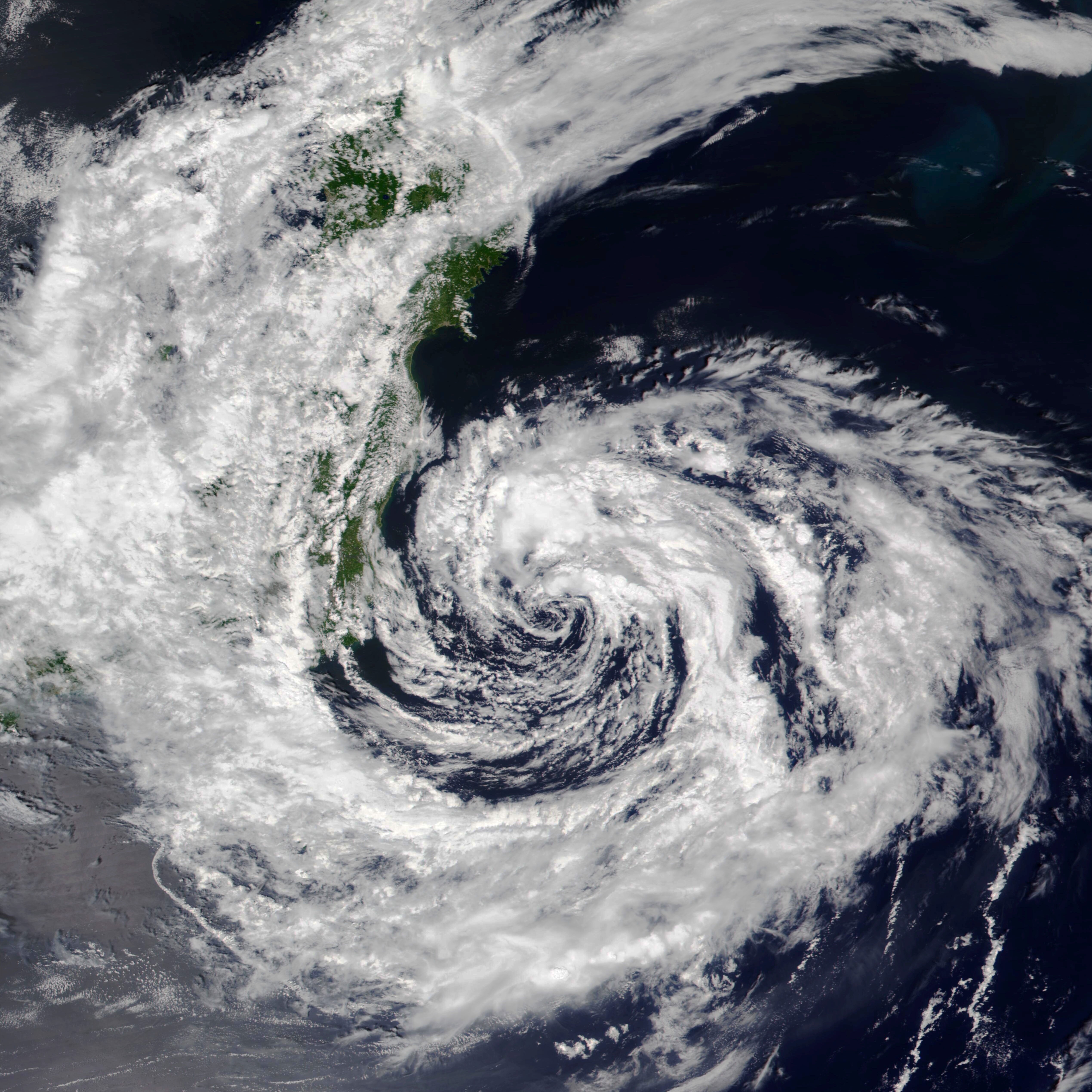 台风尼伯特最新动态,探索自然美景的轻松之旅