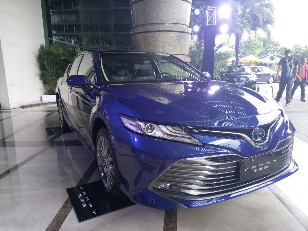 凯美瑞最新款揭秘,几代更迭与家的温馨故事