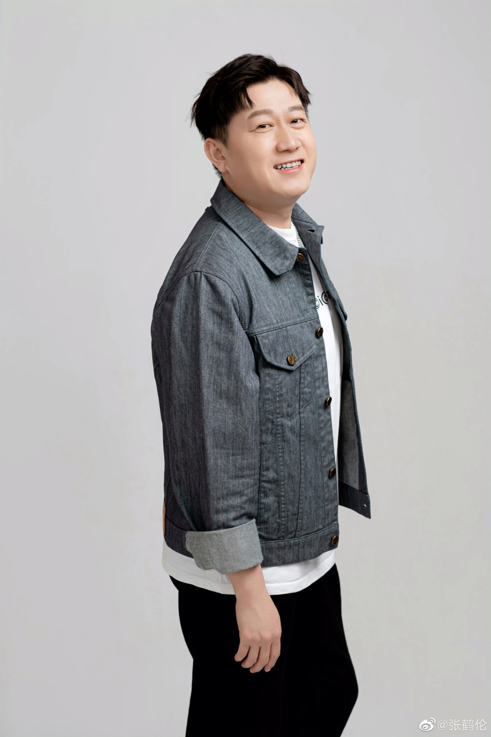 张鹤伦最新动态重磅更新,精彩瞬间不容错过!