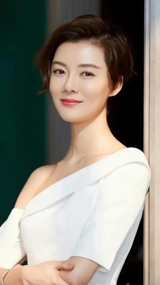 车晓最新图片,魅力展现与争议热议