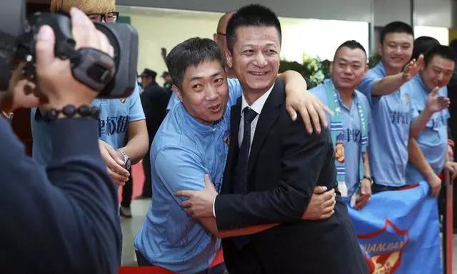 束昱辉的最新日常,友情、欢笑与家的温馨时刻