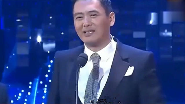 周润发颁奖盛典，自然美景的心灵之旅，最新视频揭晓！