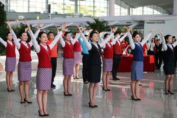 传统与现代交融之美,最新潮春联欣赏