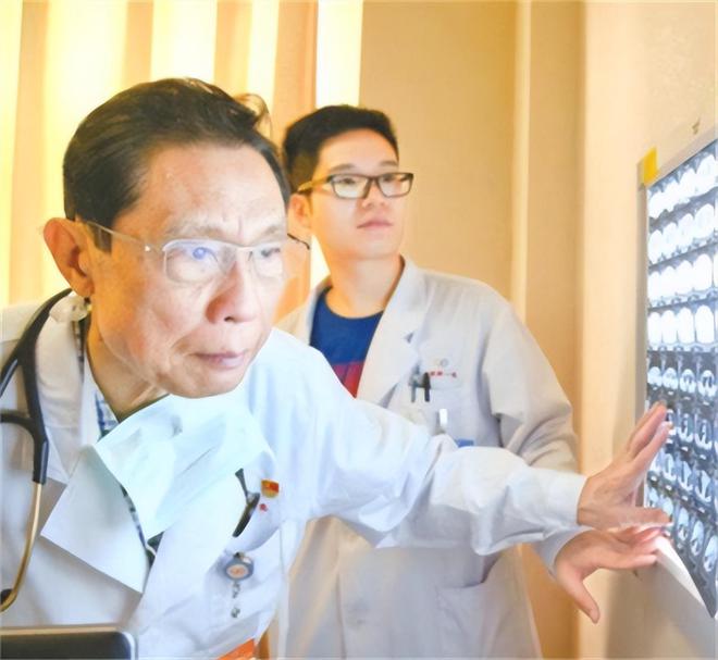 钟南山最新疫情公布,小城温馨日常的抗疫观察