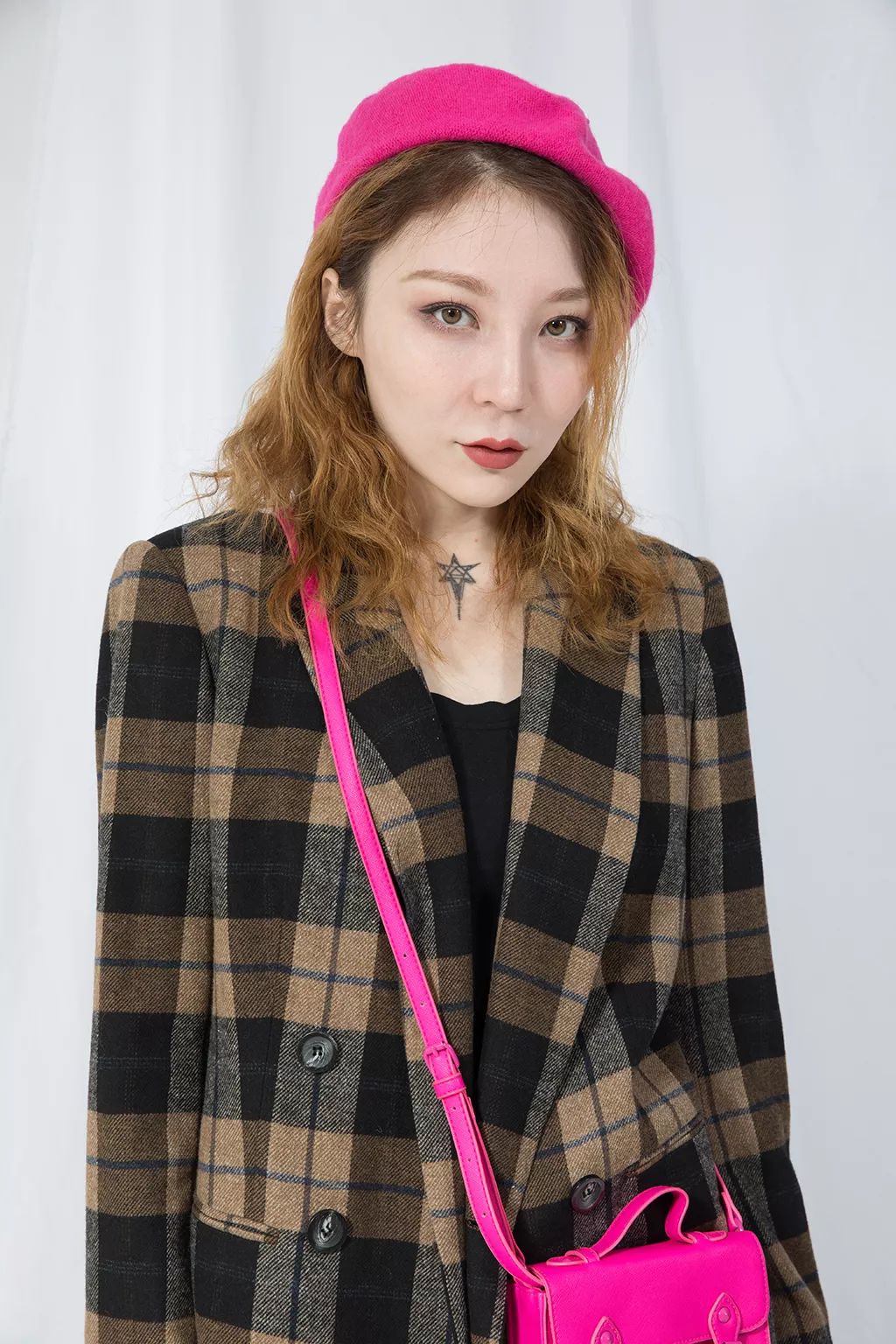 狐小狸最新动态,闪耀之星在时代新舞台