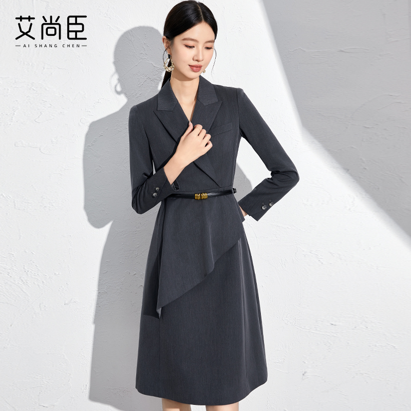 2025最新款女装，时尚风潮的演变与潮流地位